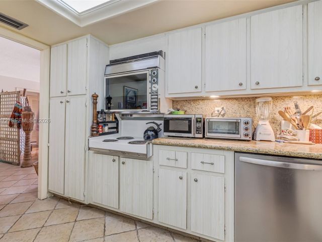 Apartment for sale  Unit #833 - photo 7448789