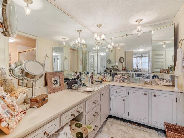 Apartment for sale  Unit #833 - photo 7448792