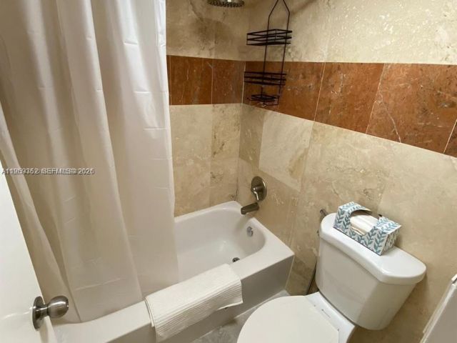 Apartment for rent  Unit #1705 - photo 7347256