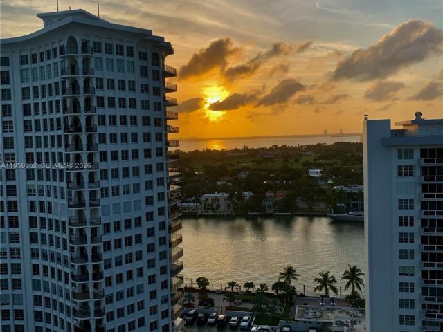 Apartment for rent  Unit #1705 - photo 7347264