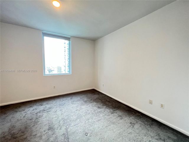 1-bedroom condo for rent in Miami - 1060 Brickell Ave 2513 - MondialRealty
