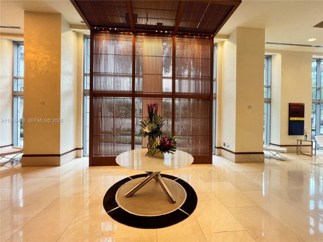1-bedroom condo for rent in Miami - 1060 Brickell Ave 2513 - MondialRealty