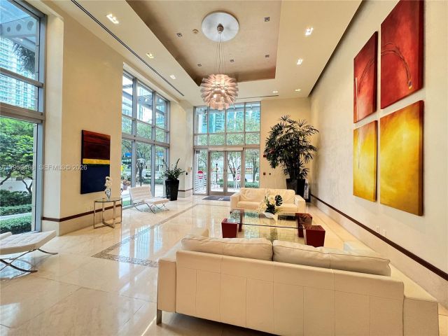 1-bedroom condo for rent in Miami - 1060 Brickell Ave 2513 - MondialRealty