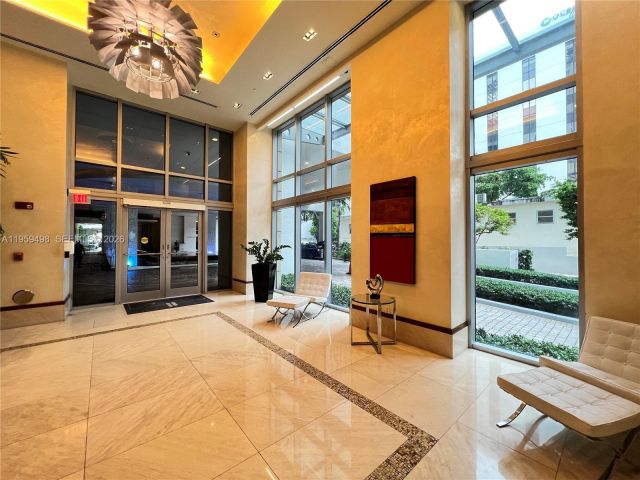 1-bedroom condo for rent in Miami - 1060 Brickell Ave 2513 - MondialRealty