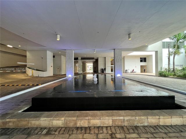 1-bedroom condo for rent in Miami - 1060 Brickell Ave 2513 - MondialRealty