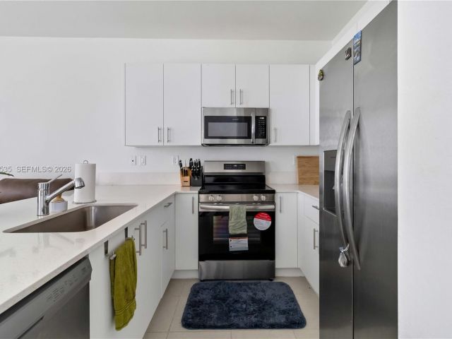 4-bedroom home for rent in Homestead - 760 SE 13th Ct - MondialRealty