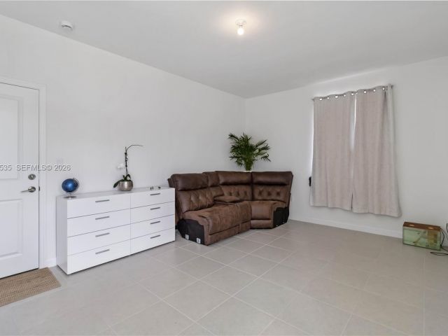 4-bedroom home for rent in Homestead - 760 SE 13th Ct - MondialRealty