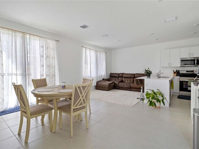 4-bedroom home for rent in Homestead - 760 SE 13th Ct - MondialRealty