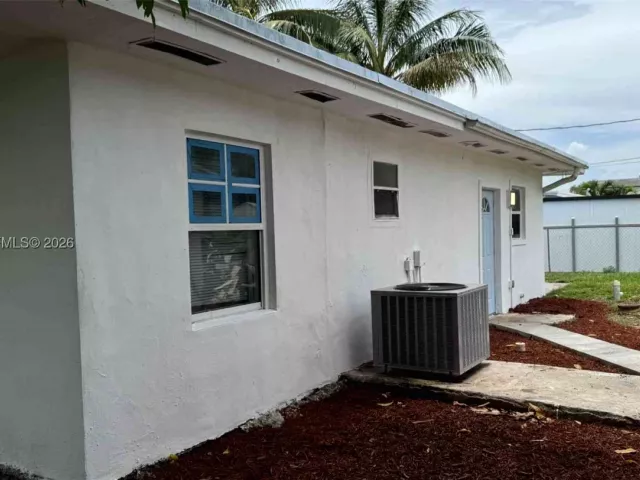 3-bedroom home for sale in Miami Gardens - 16221 E Bunche Park Dr - MondialRealty