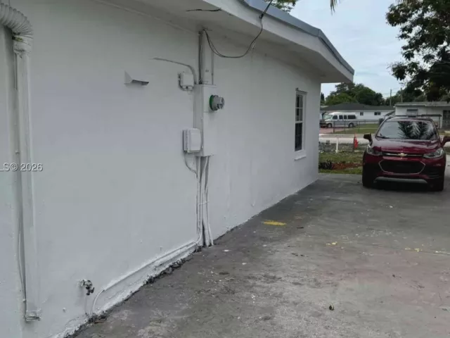 3-bedroom home for sale in Miami Gardens - 16221 E Bunche Park Dr - MondialRealty