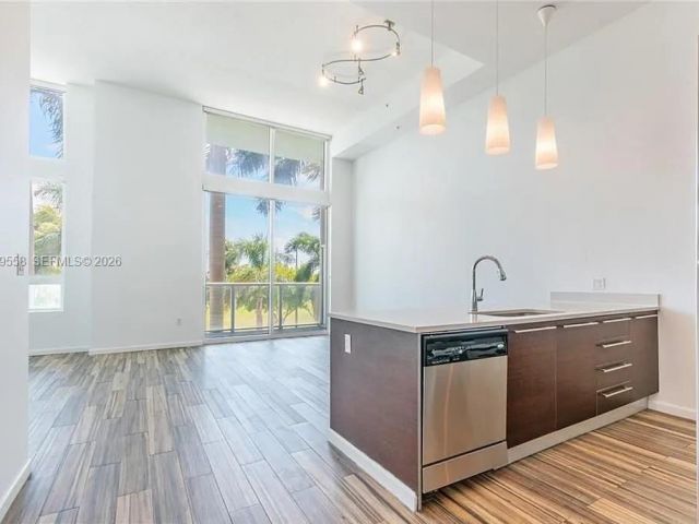 Apartment for sale  Unit #506 - photo 7495227