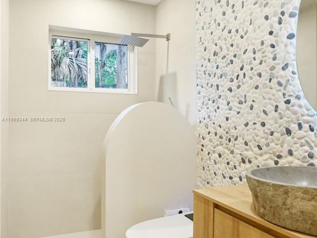 Home for sale at 2749 NE 10th Ave - photo 7515640