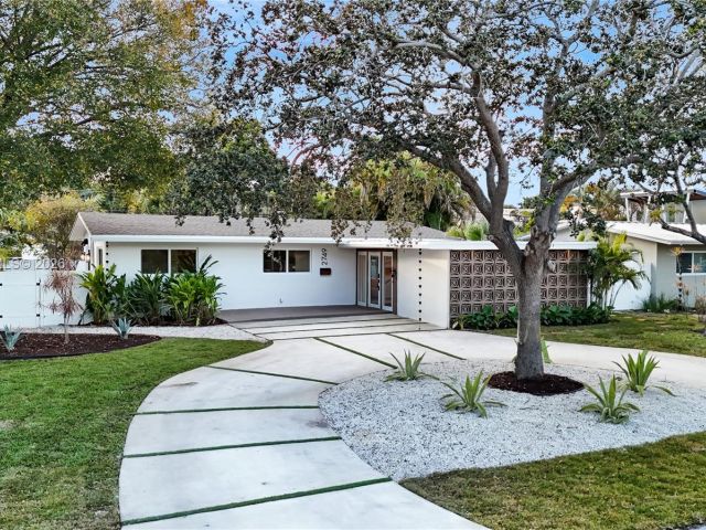 Home for sale at 2749 NE 10th Ave - photo 7515654