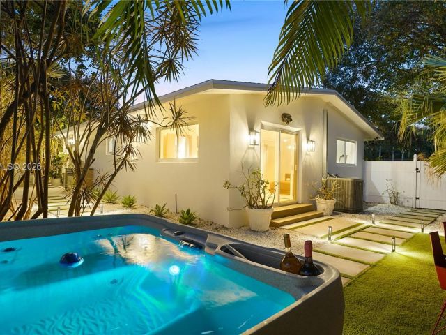 Home for sale at 2749 NE 10th Ave - photo 7515657