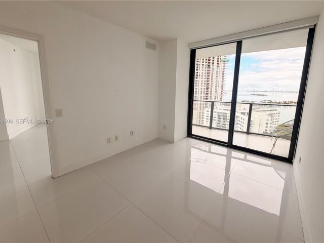 Apartment for rent  Unit #1701 - photo 7359708