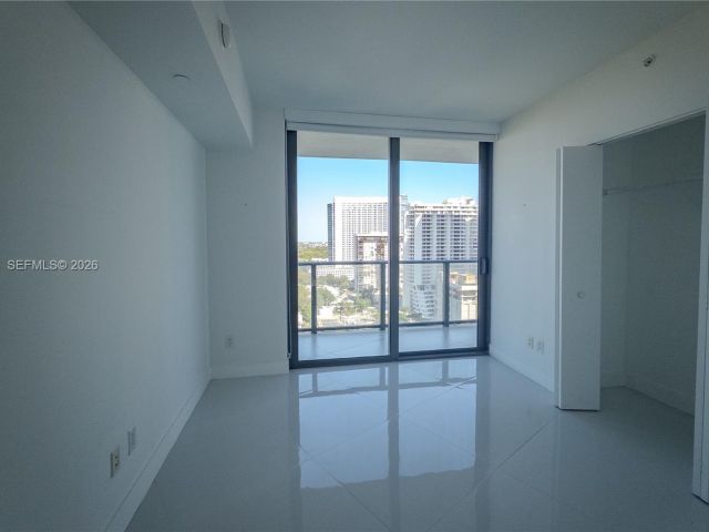 Apartment for rent  Unit #1701 - photo 7359709