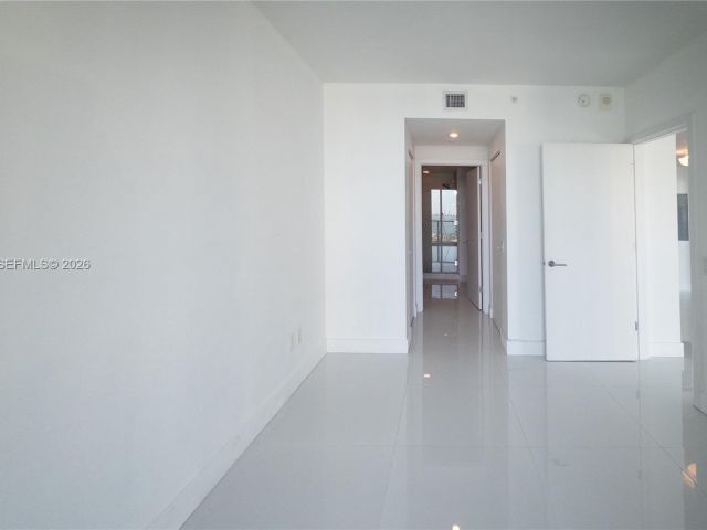 Apartment for rent  Unit #1701 - photo 7359712