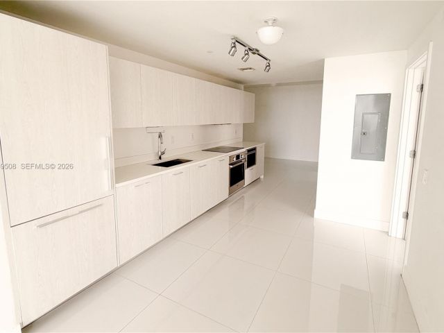 Apartment for rent  Unit #1701 - photo 7359720