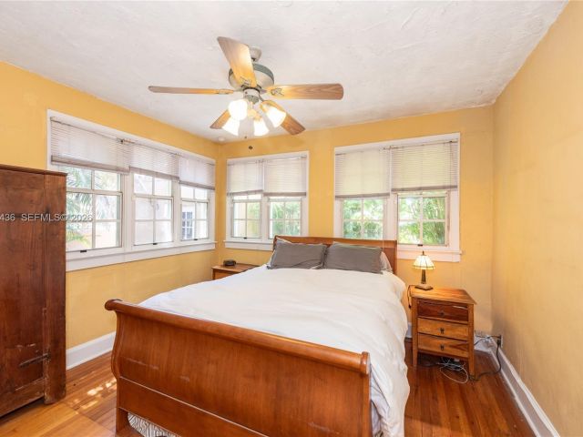 Home for sale at 1256 Algeria Ave - photo 7515503