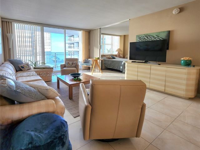 2-bedroom condo for sale in Hallandale Beach - 2030 S Ocean Dr 823 - MondialRealty