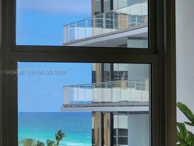2-bedroom condo for sale in Hallandale Beach - 2030 S Ocean Dr 823 - MondialRealty