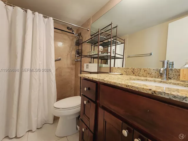 2-bedroom condo for sale in Hallandale Beach - 2030 S Ocean Dr 823 - MondialRealty
