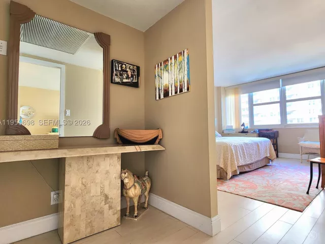 2-bedroom condo for sale in Hallandale Beach - 2030 S Ocean Dr 823 - MondialRealty
