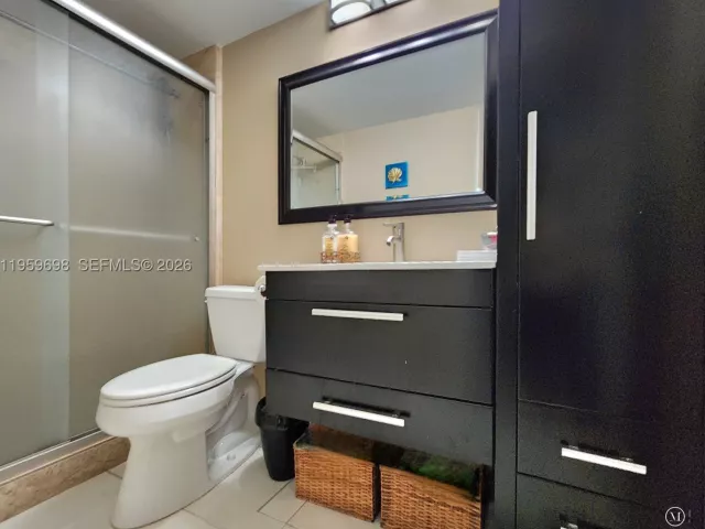 2-bedroom condo for sale in Hallandale Beach - 2030 S Ocean Dr 823 - MondialRealty