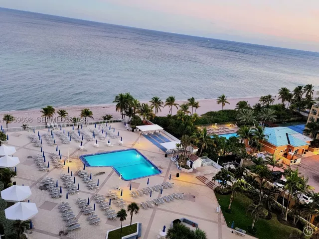 2-bedroom condo for sale in Hallandale Beach - 2030 S Ocean Dr 823 - MondialRealty