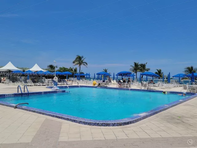 2-bedroom condo for sale in Hallandale Beach - 2030 S Ocean Dr 823 - MondialRealty