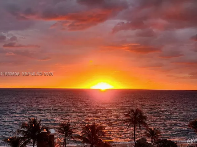 2-bedroom condo for sale in Hallandale Beach - 2030 S Ocean Dr 823 - MondialRealty