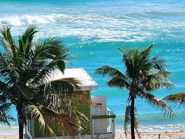 2-bedroom condo for sale in Hallandale Beach - 2030 S Ocean Dr 823 - MondialRealty
