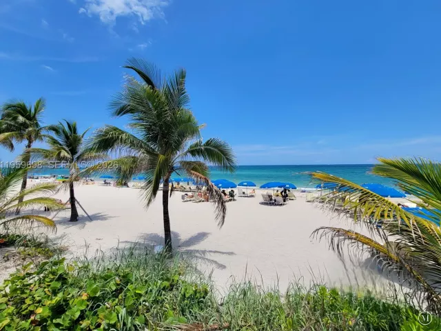 2-bedroom condo for sale in Hallandale Beach - 2030 S Ocean Dr 823 - MondialRealty