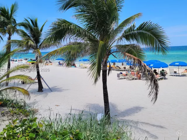 2-bedroom condo for sale in Hallandale Beach - 2030 S Ocean Dr 823 - MondialRealty