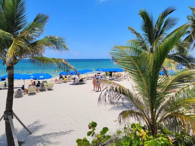 2-bedroom condo for sale in Hallandale Beach - 2030 S Ocean Dr 823 - MondialRealty