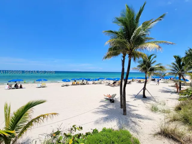 2-bedroom condo for sale in Hallandale Beach - 2030 S Ocean Dr 823 - MondialRealty