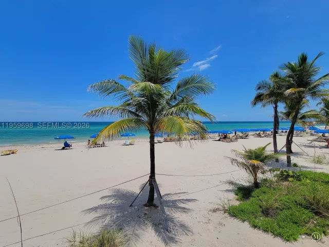2-bedroom condo for sale in Hallandale Beach - 2030 S Ocean Dr 823 - MondialRealty