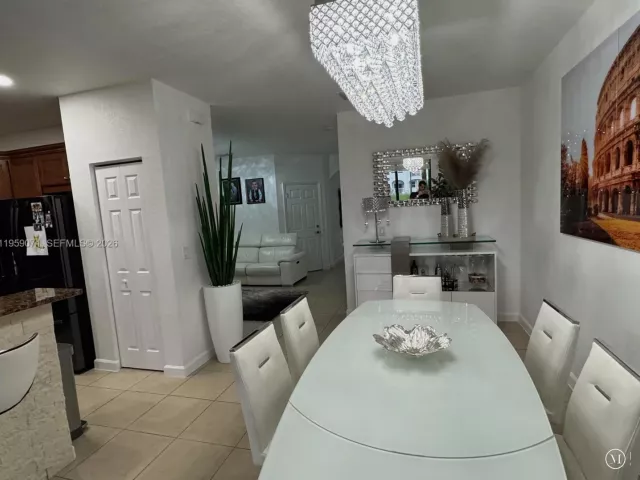 3-bedroom home for rent in Doral - 8905 NW 98th Ave 8905 - MondialRealty