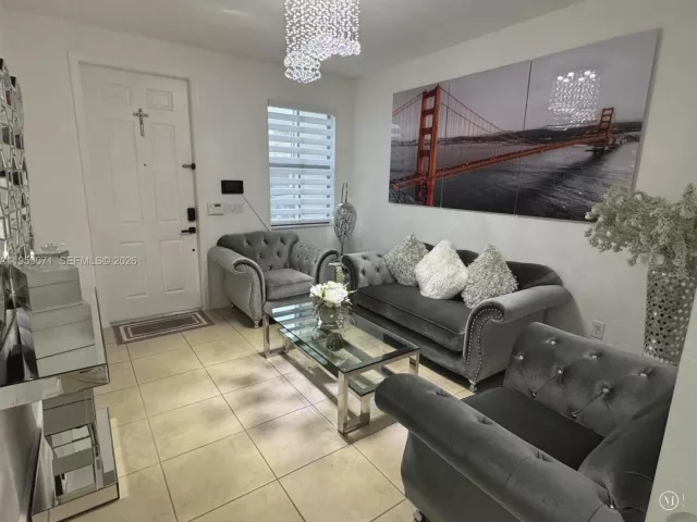3-bedroom home for rent in Doral - 8905 NW 98th Ave 8905 - MondialRealty