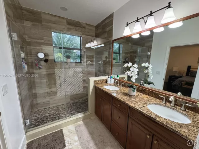 3-bedroom home for rent in Doral - 8905 NW 98th Ave 8905 - MondialRealty