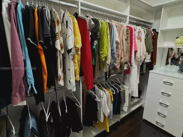 3-bedroom home for rent in Doral - 8905 NW 98th Ave 8905 - MondialRealty