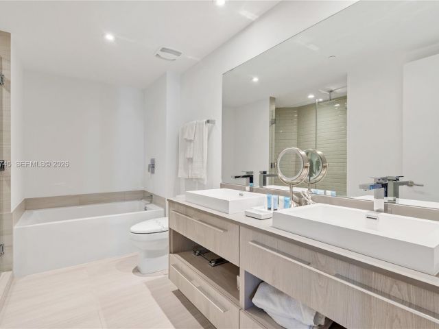 Apartment for sale  Unit #R2301 - photo 7349642