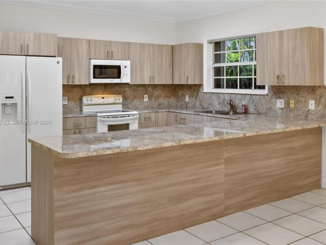 Home for sale at 159 SW 25th Rd - photo 7439568