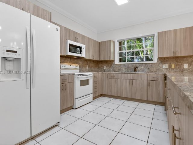 Home for sale at 159 SW 25th Rd - photo 7439569