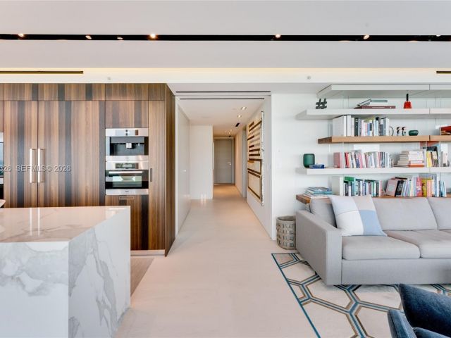 4-bedroom condo for sale in Key Biscayne - 350 Ocean Dr 701N - MondialRealty