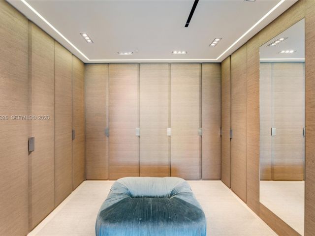 4-bedroom condo for sale in Key Biscayne - 350 Ocean Dr 701N - MondialRealty