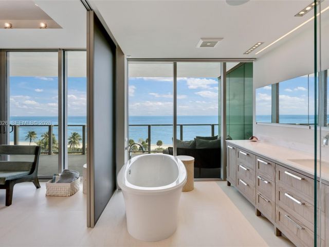 4-bedroom condo for sale in Key Biscayne - 350 Ocean Dr 701N - MondialRealty