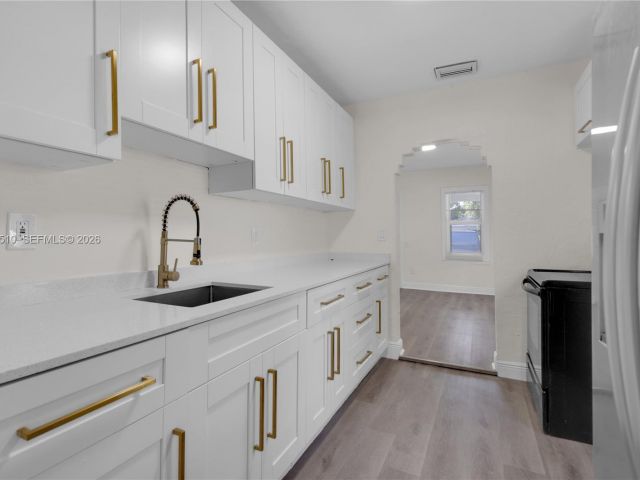 4-bedroom home for rent in Miami - 3121 NW 60th St 0 - MondialRealty