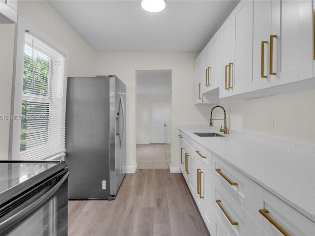 4-bedroom home for rent in Miami - 3121 NW 60th St 0 - MondialRealty