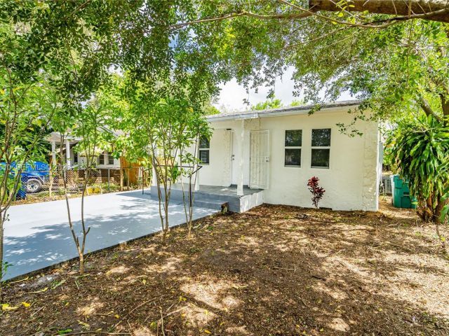 4-bedroom home for rent in Miami - 3121 NW 60th St 0 - MondialRealty